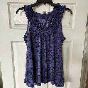 Casual navy top